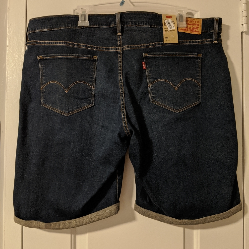 Levi's Shaping Bermuda Shorts - Picture 2 of 5